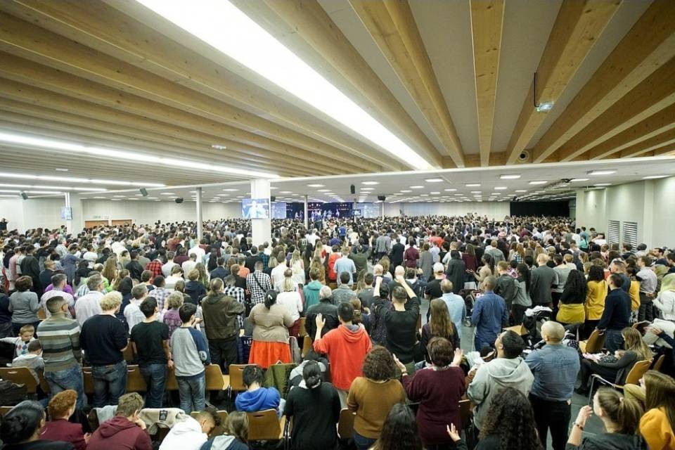 Francia: decine di contagi a causa di un raduno religioso