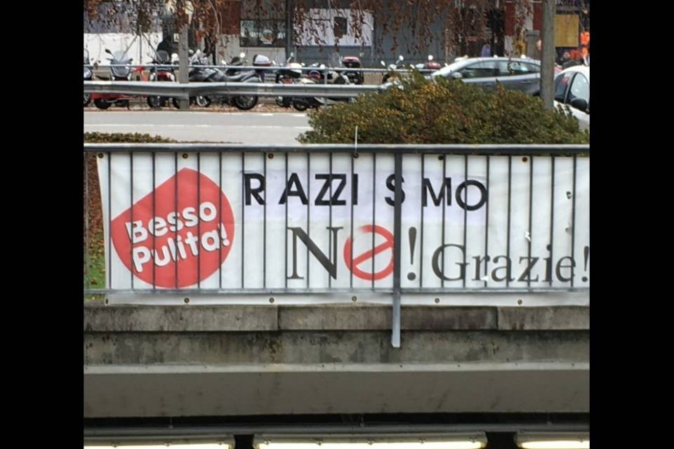 “Ne abbiamo abbastanza di questi deficienti”