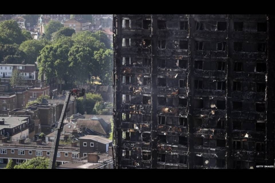 Londra, sale a 17 il numero delle vittime