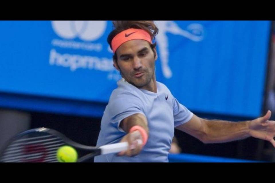 Federer, la seconda non va, ci pensa Bencic