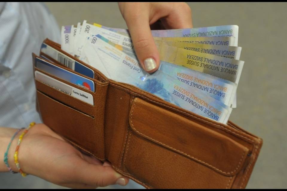 Aumento dei premi, critiche anche dai Grigioni