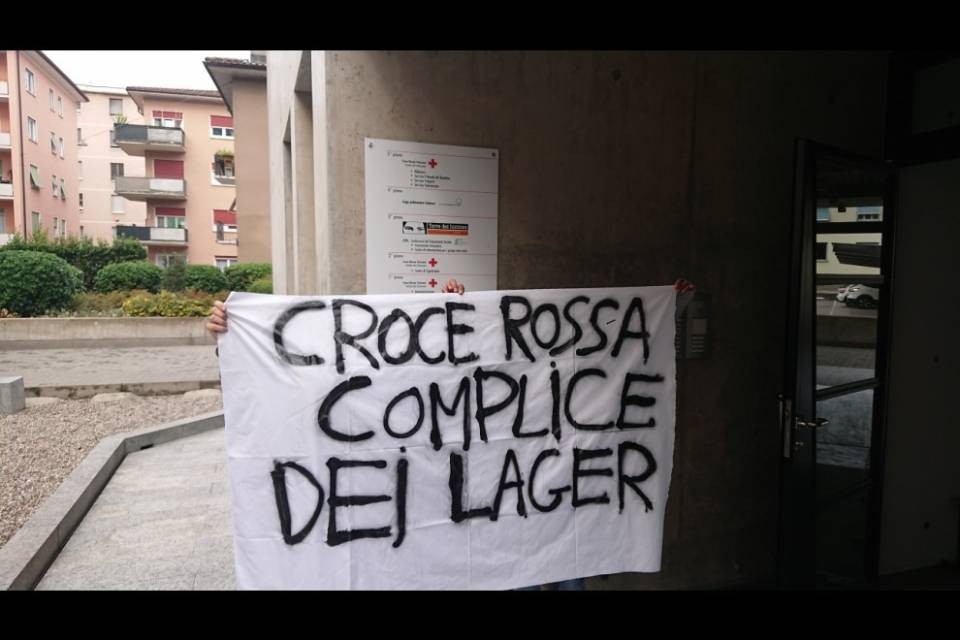 Irruzione presso la Croce Rossa a Lugano: "Casi di razzismo"