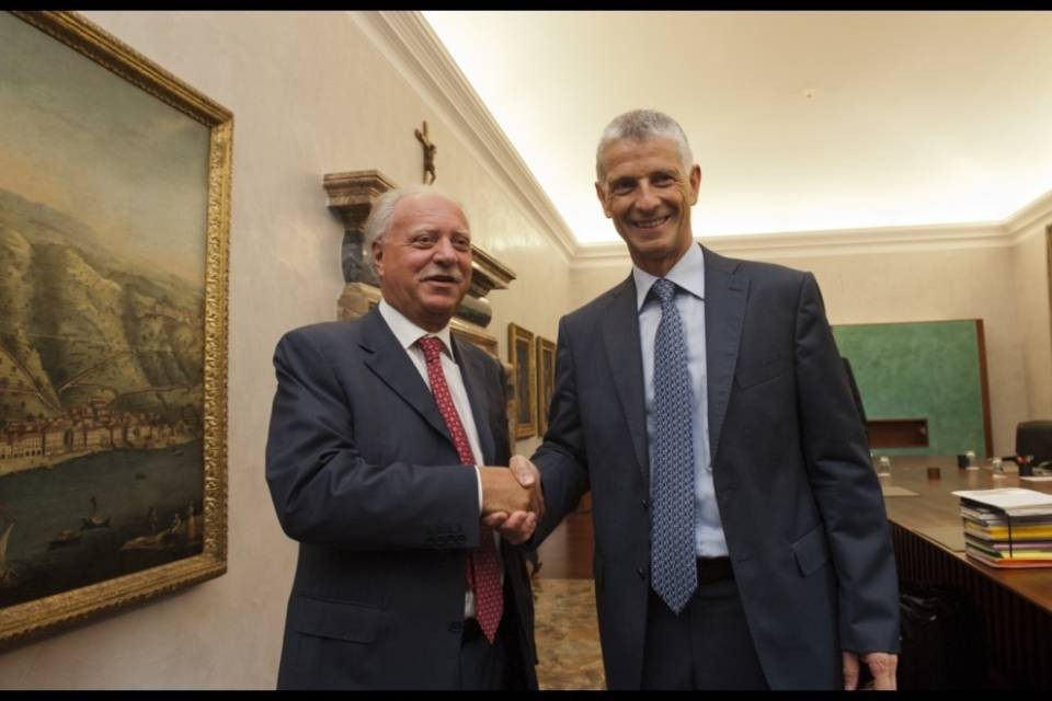 "A Arnoldo Coduri auguro..."