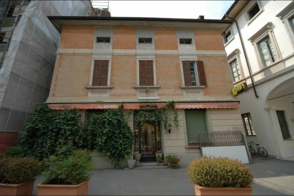 All'asta l'ex albergo Porta