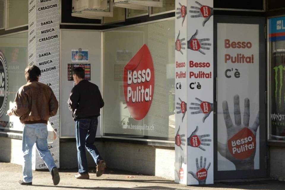 "Questi vandali non ci fanno paura"