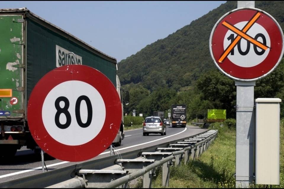 Polveri fini? Si viaggia a 80 all'ora