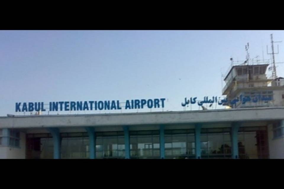 Afghanistan: kamikaze si fa esplodere vicino aeroporto Kabul