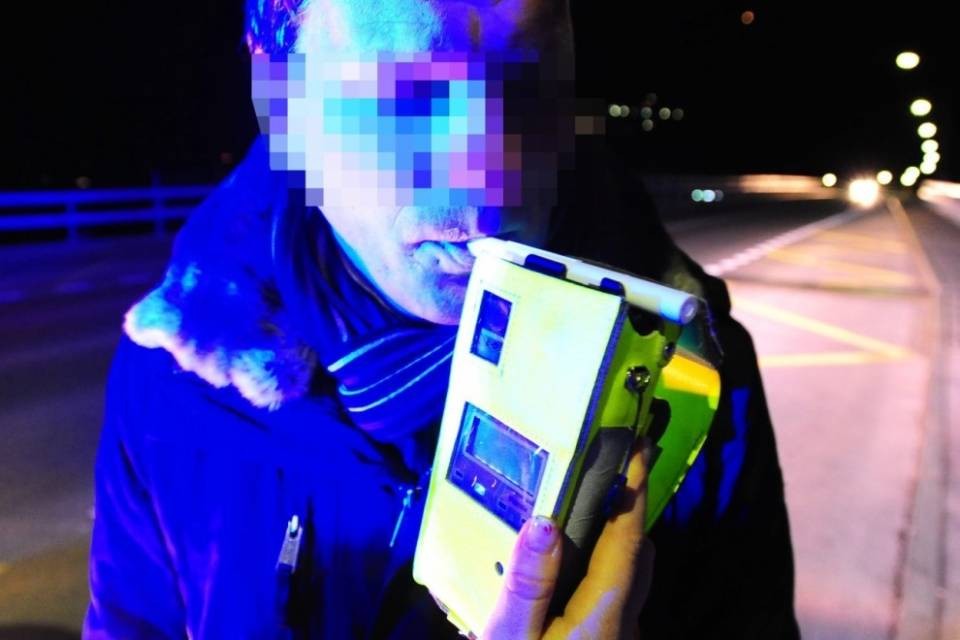 Ubriaco sulla A2: “Non era neppure interrogabile”