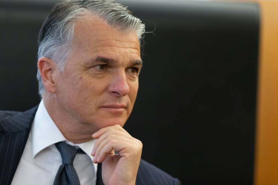 Dimissioni Ermotti, i media sorpresi per il cambio al vertice