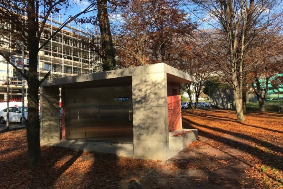 Nuovi servizi igienici artistici al Parco della Pace