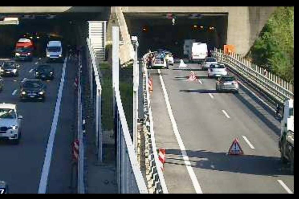 Tamponamento a Melide, disagi sulla A2