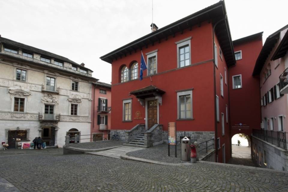 Ascona, via le lucciole dalle zone residenziali