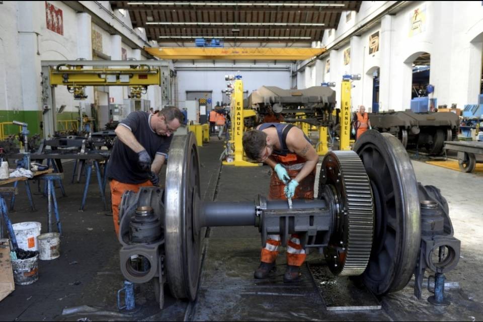 Officine di Bellinzona verso Balerna?