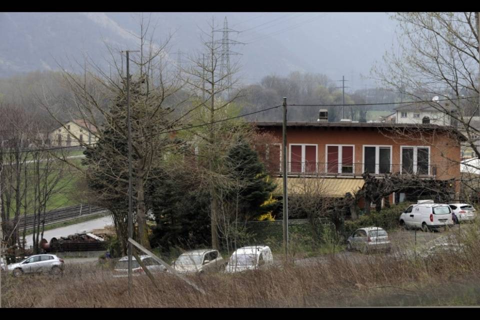 Salve le luci rosse all'ex Motel Castione