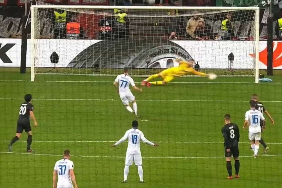 Europa League: risicato pareggio dell'Inter, il Napoli dilaga