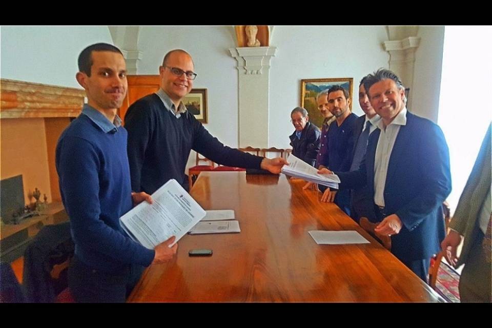 1'050 firme contro il "polo attira frontalieri"