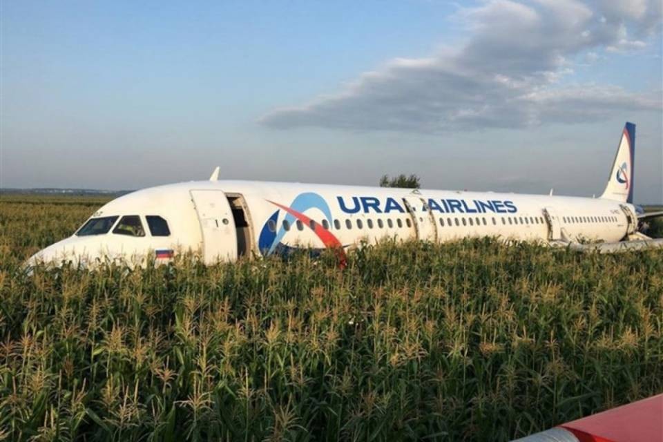Russia: aereo si scontra con stormo di gabbiani, 23 feriti