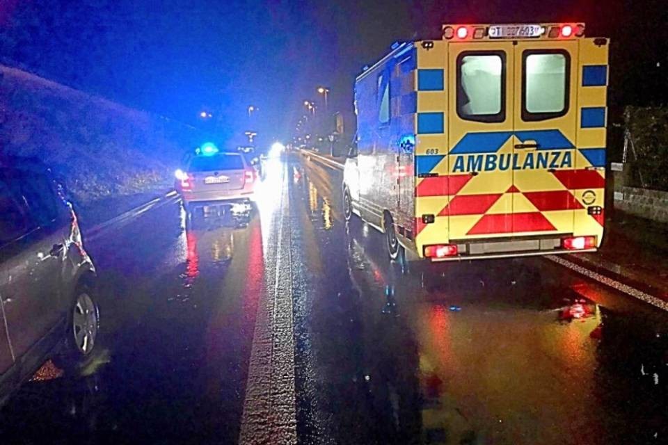 Osogna, pedone investito da un'auto