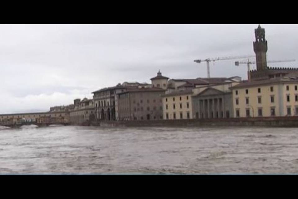 Firenze e Pisa sotto pressione, l'Arno fa paura