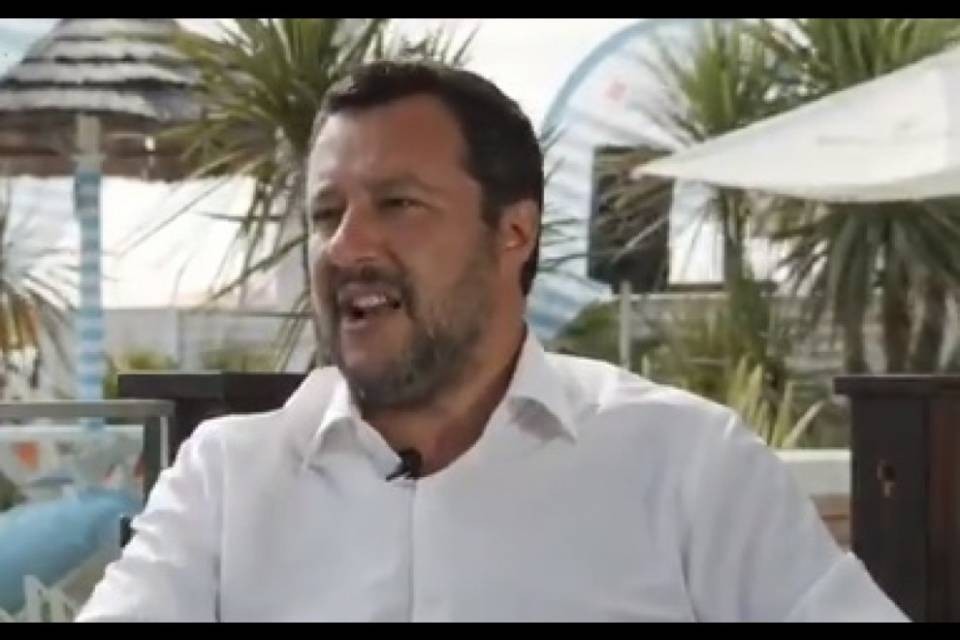 "L'unico che deve dare spiegazioni è Berlusconi"