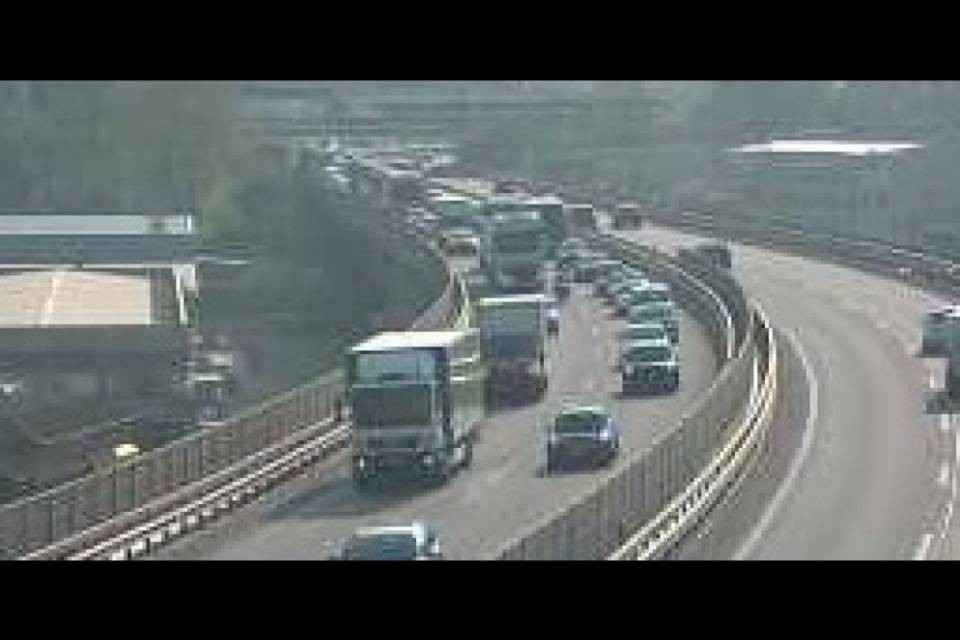 Veicolo in avaria, disagi sull'A2