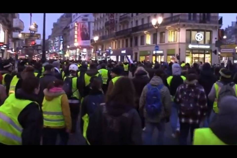I gilet gialli tornano in strada, schierati 80mila agenti