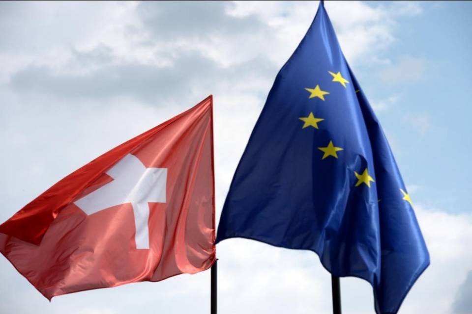 Ricatto UE: "Non c'è alternativa allo Swissexit"