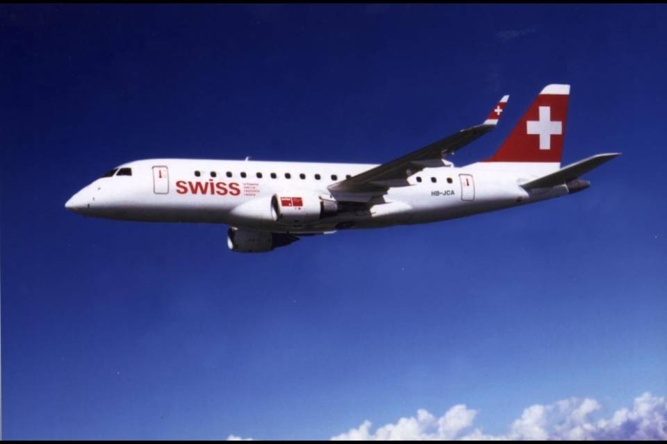 Swiss cerca piloti e corteggia le donne