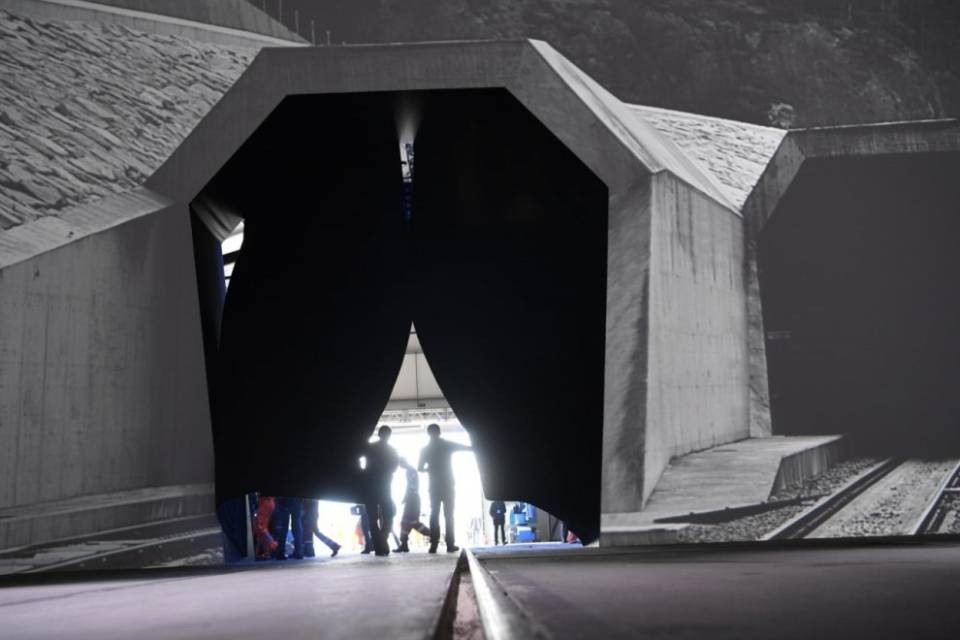 La stampa internazionale elogia il tunnel dei record