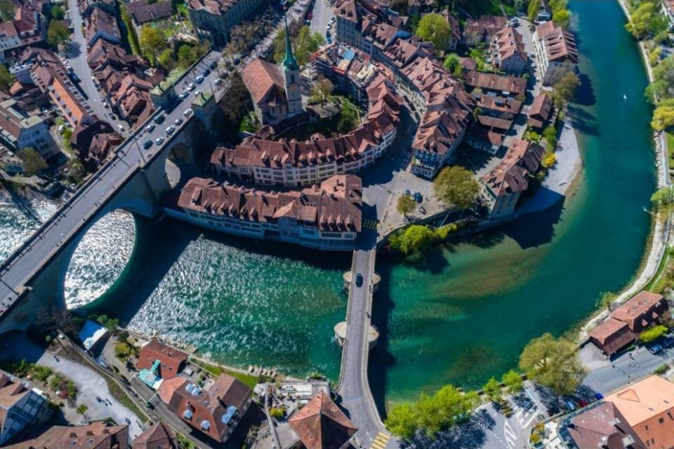 Passanti ripescano un corpo dall'Aare