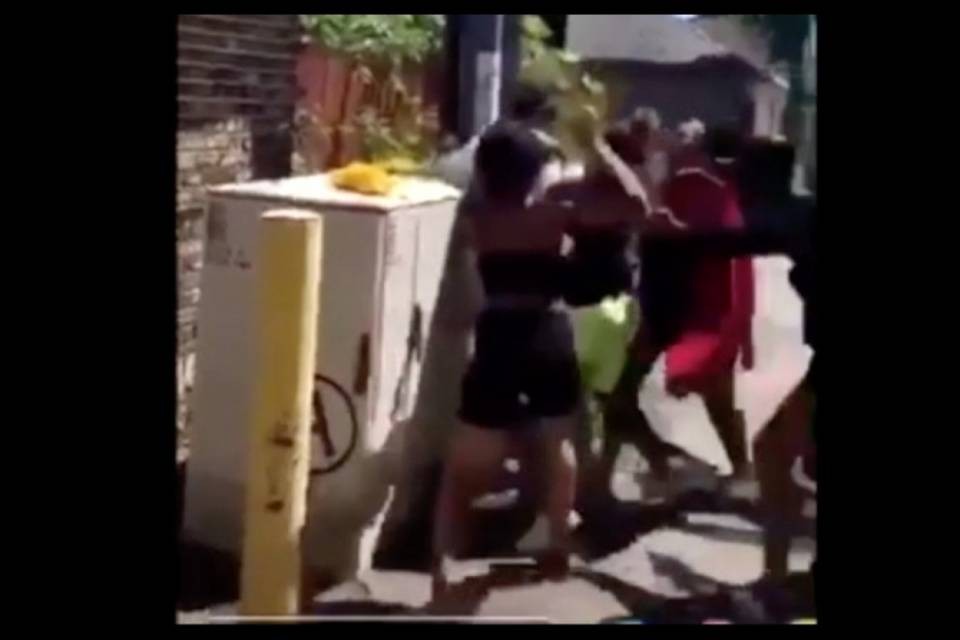 Il video shock: disabile brutalmente pestata da baby gang
