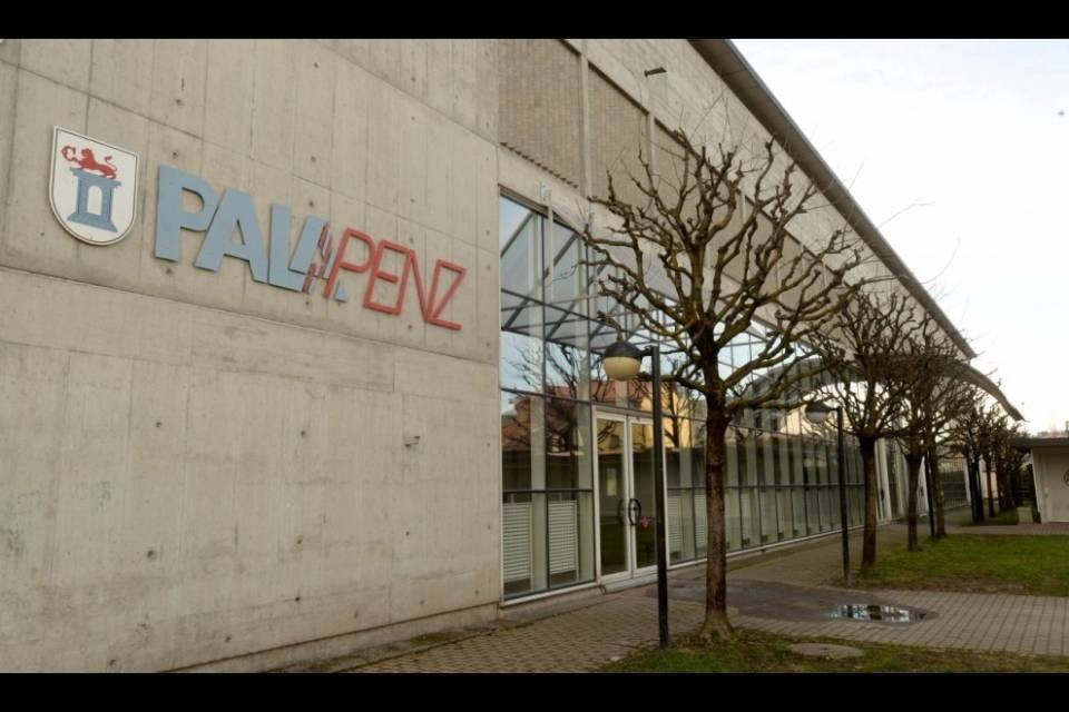 5,5 milioni per ristrutturare il Palapenz