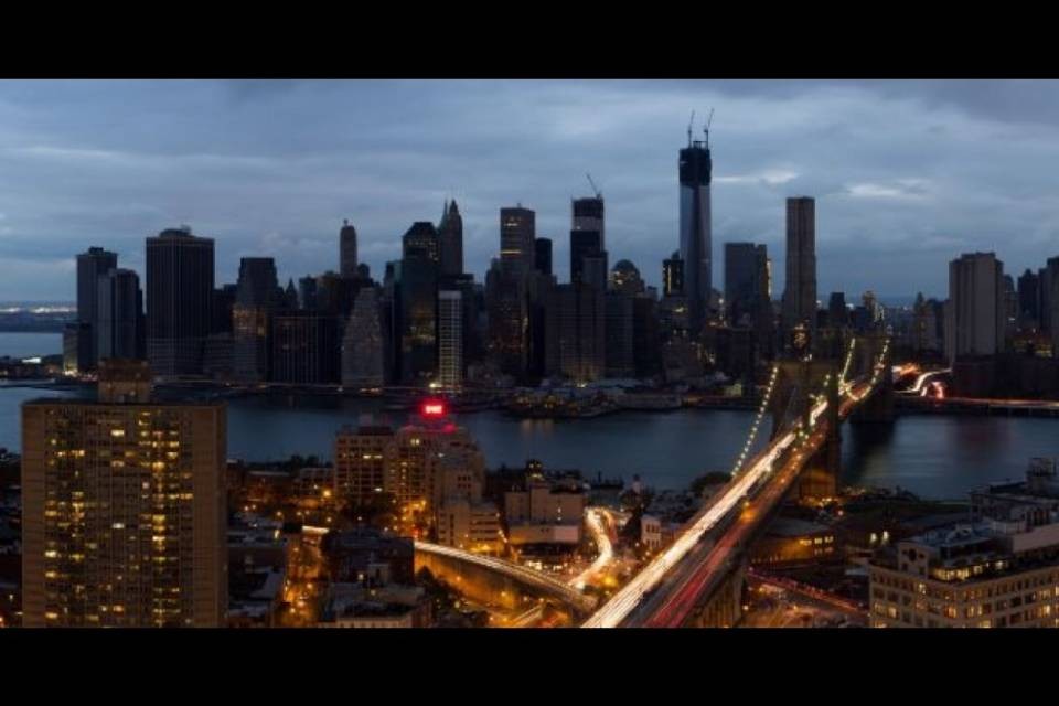 Blackout a New York: al buio in 72mila, metro bloccata