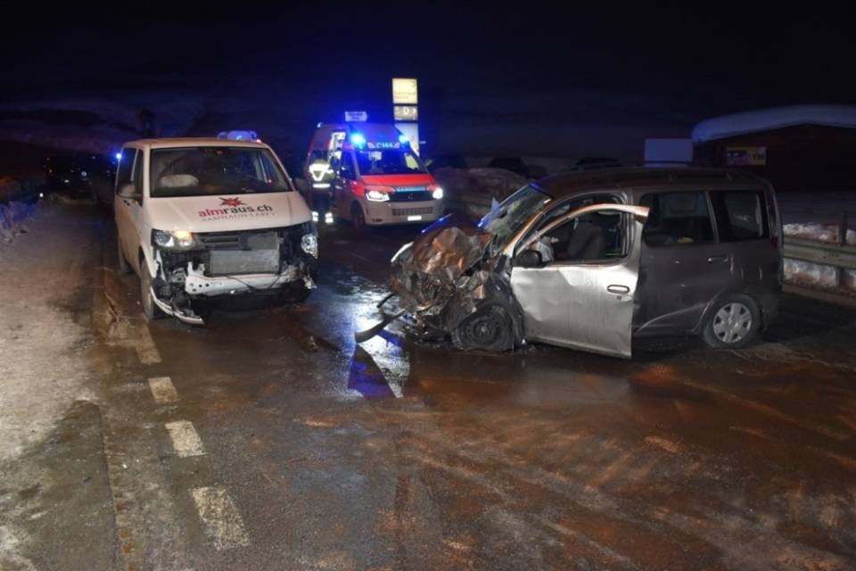 Frontale vicino a Samnaun, 3 feriti gravi