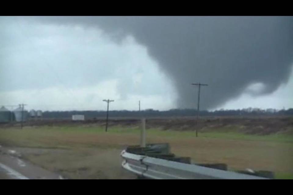 Natale di tornado negli USA, 14 morti