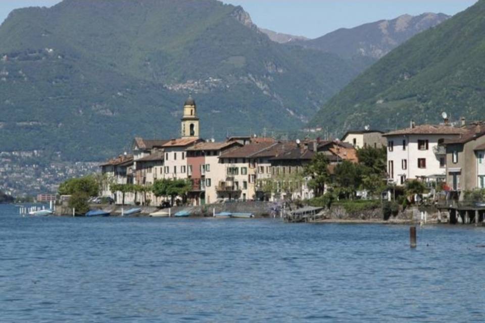 Brusino, no al battello per i pendolari