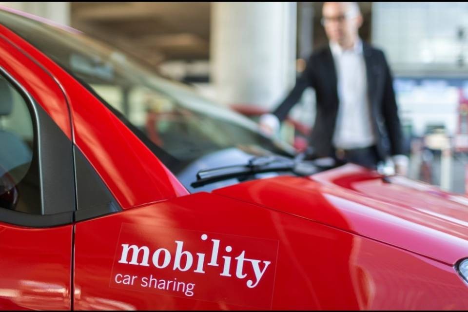 Mobility offre SUV di lusso, è polemica