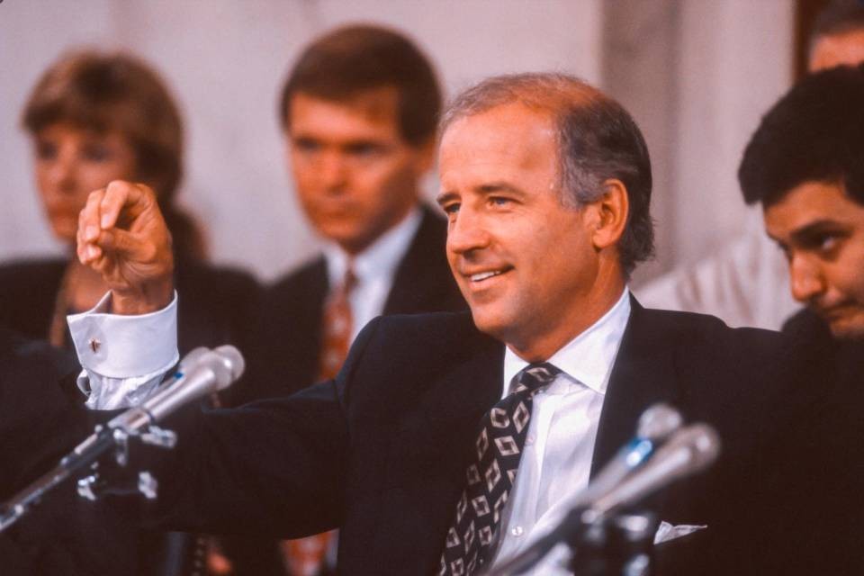 L’allora senatore del Delaware Biden in una riunione del Senato nel 1991. Foto Shutterstock