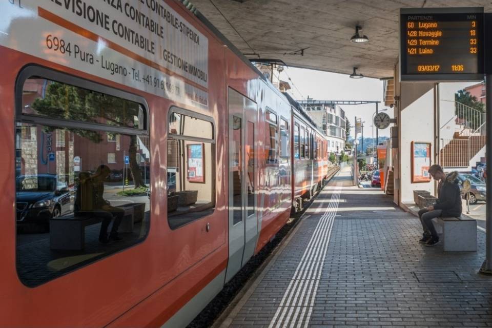Treni e stazioni FLP, 6 denunce per droga e accattonaggio