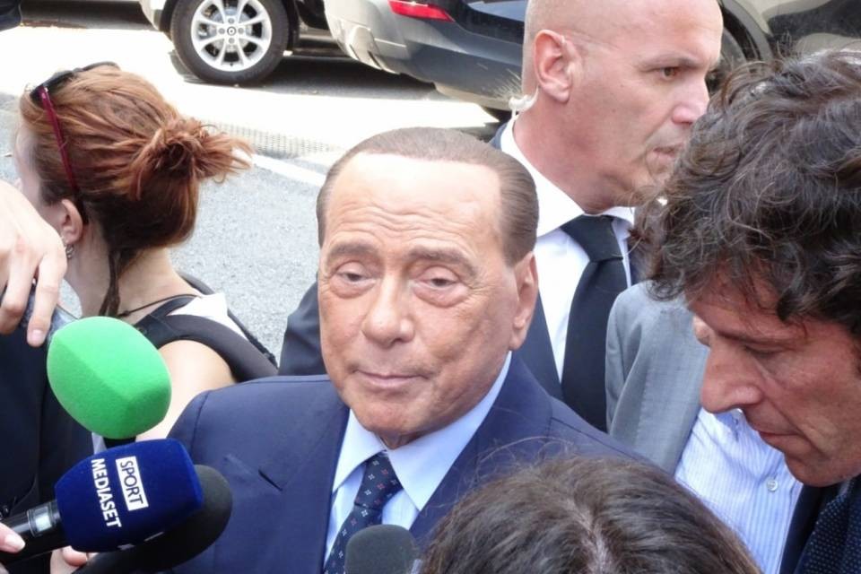 Berlusconi indagato anche per l'attentato a Costanzo