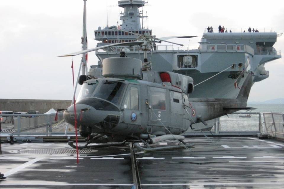 Voleva importare elicotteri militari dall'Italia, a processo