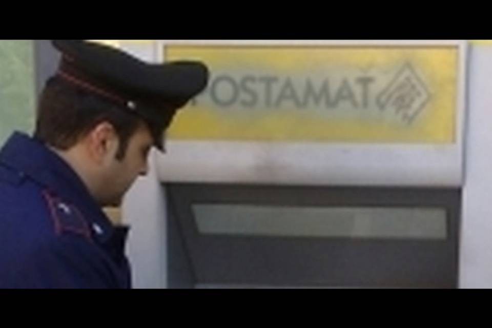Anziano fa la carità alla nomade e poi si accorge che i soldi sono spariti