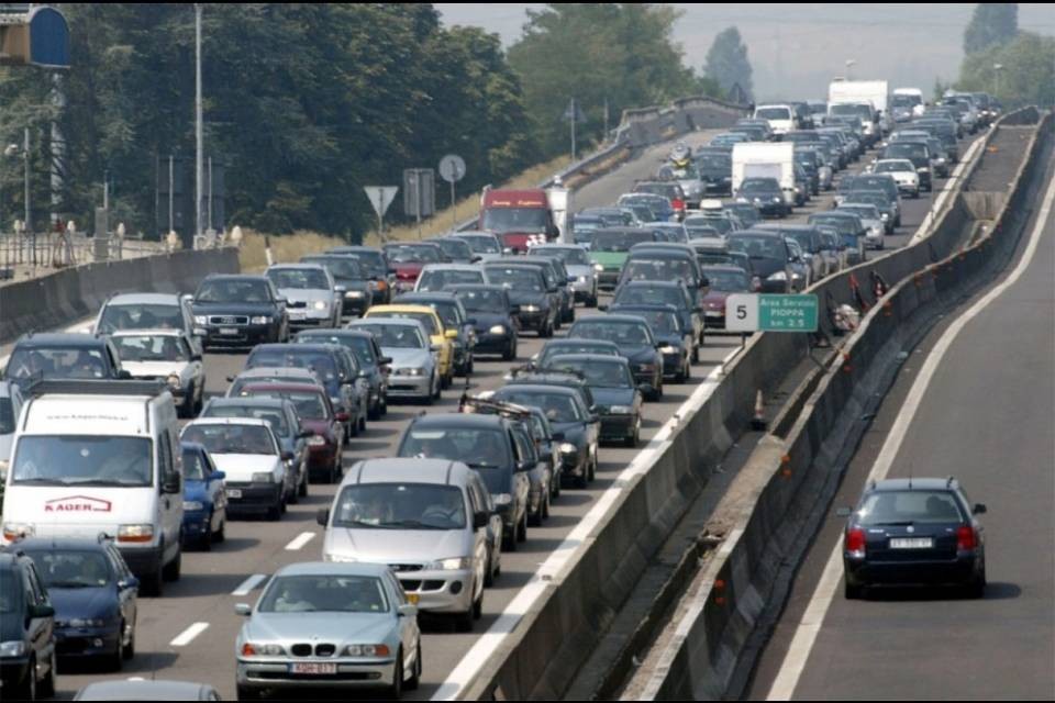 Almeno a 100 all'ora sulla terza corsia
