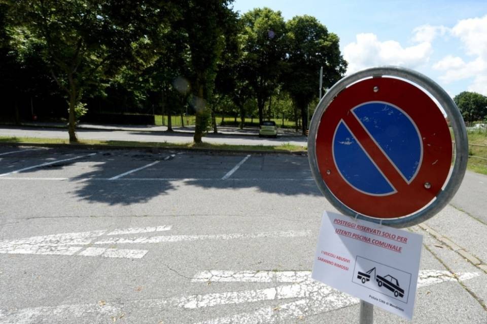 I posteggi abusivi sono stati dimezzati
