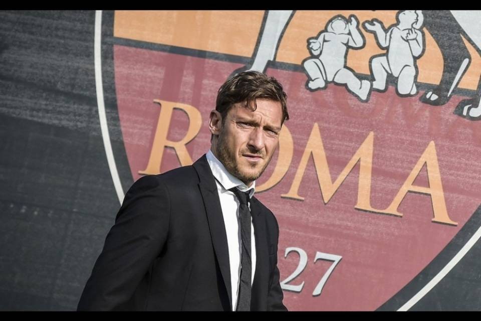 Totti ufficializza il suo addio al calcio giocato
