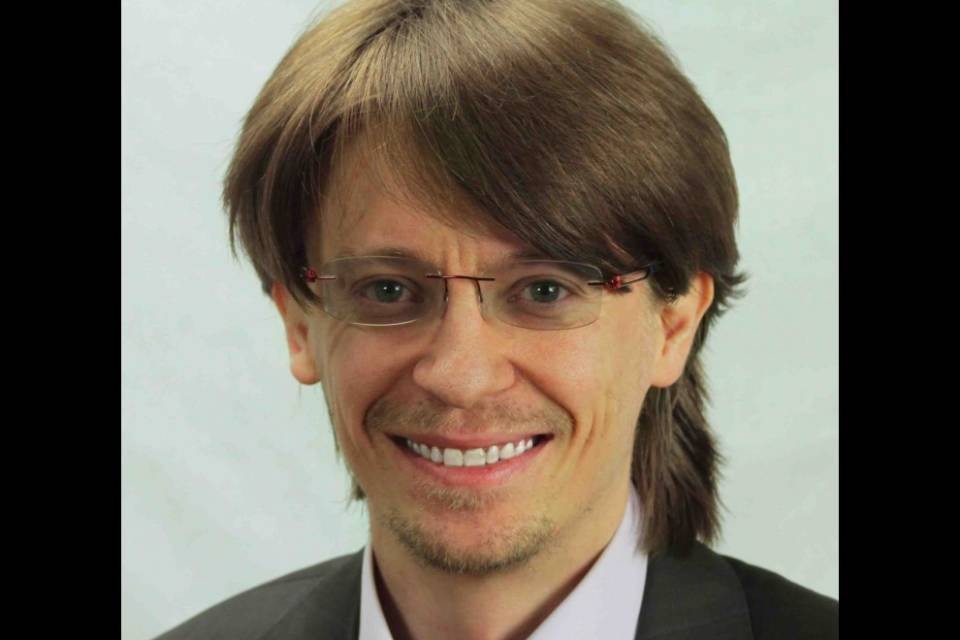 Massimiliano Ay - Considerazioni dopo il primo turno alle presidenziali francesi