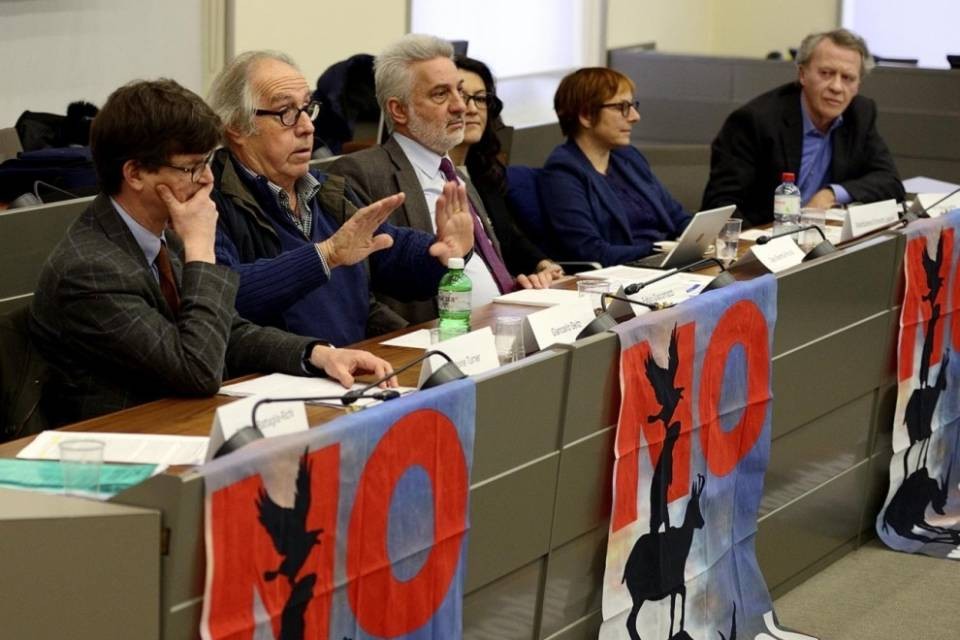 "No al raddoppio, sì a salute, mobilità e finanze"
