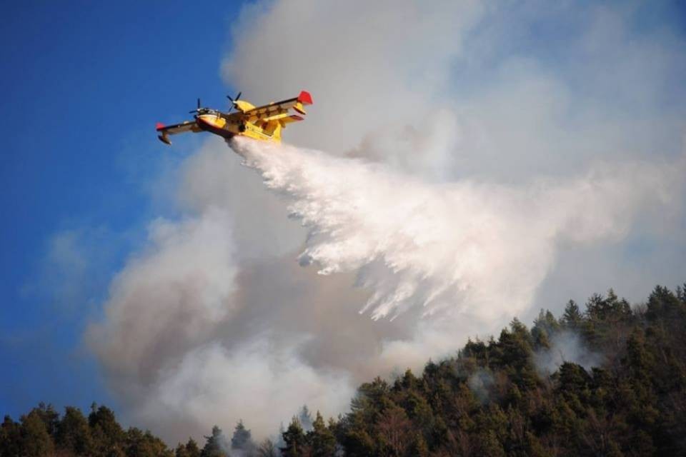 Val Vigezzo, l'emergenza incendi non si placa