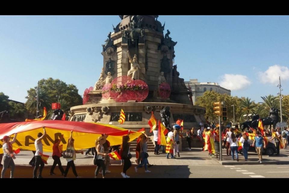 Barcellona: "Un milione in piazza per l'unità di Spagna"