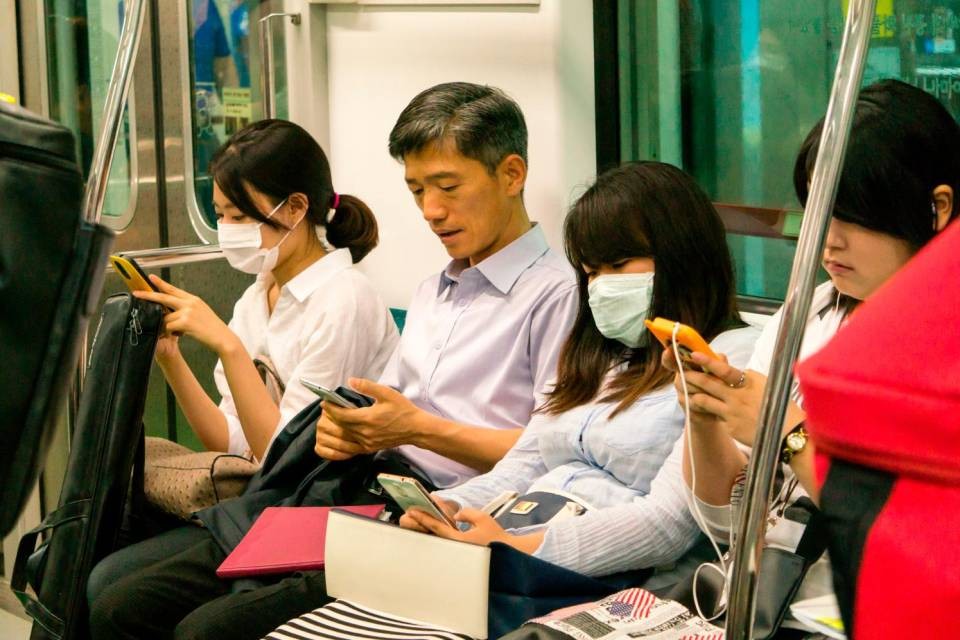 Nella regione di Seoul sono iniziate due settimane di parziale lockdown per frenare il rischio di una seconda ondata. Foto Shutterstock